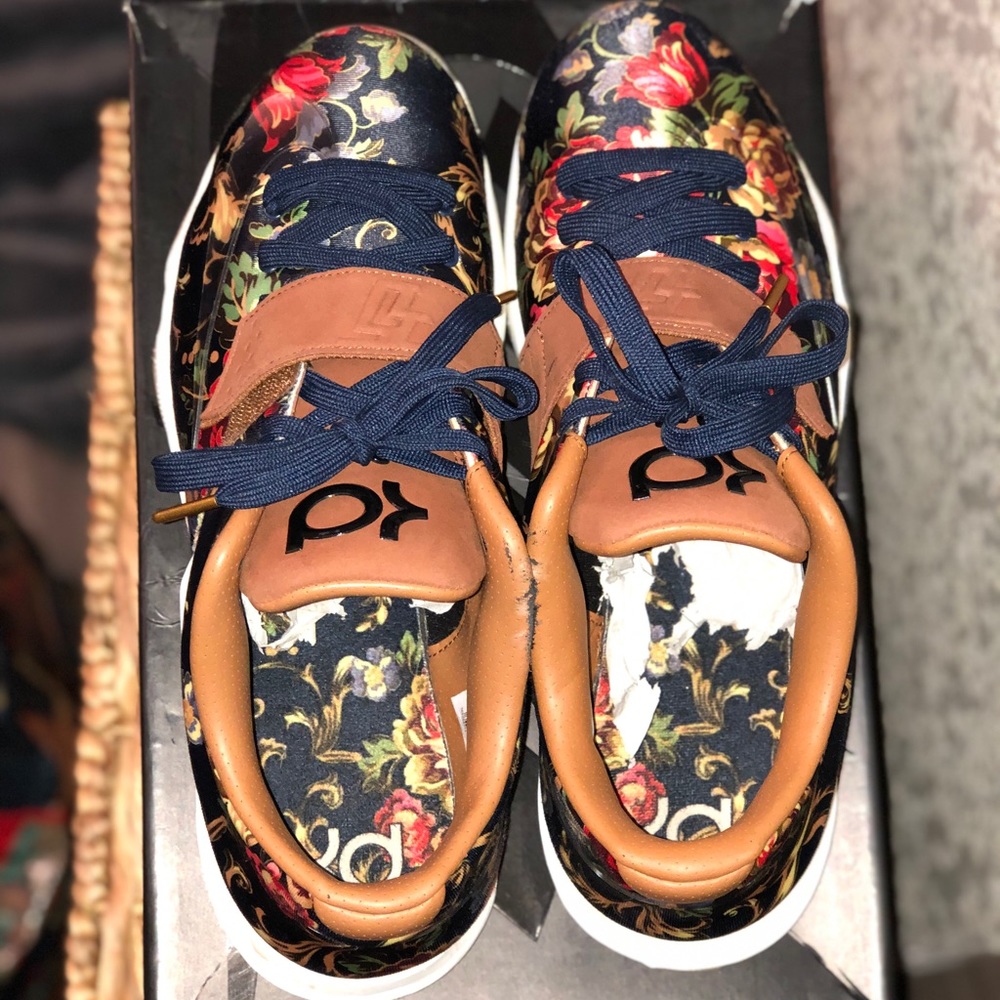 KD VII Floral